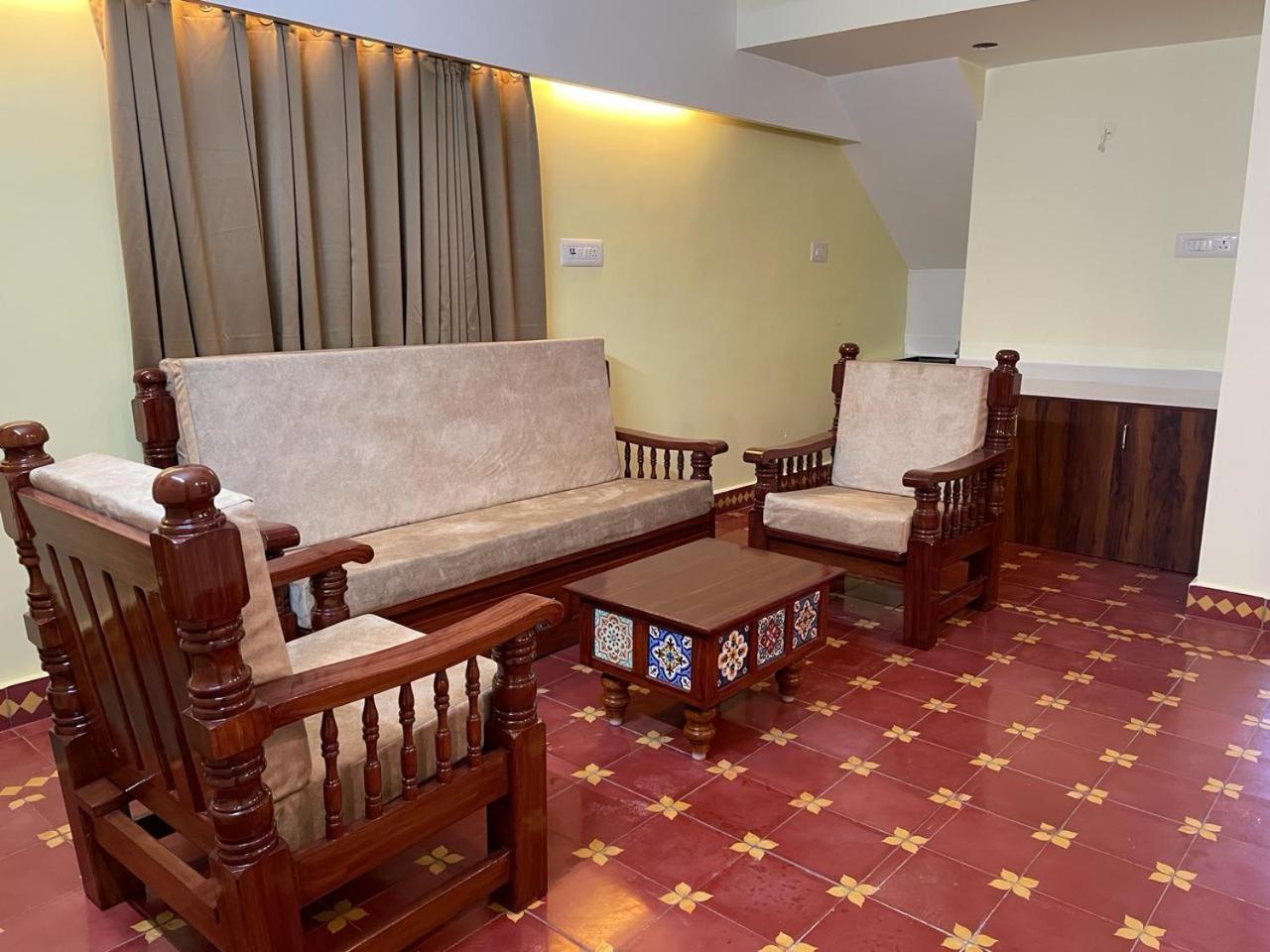 Viswa Residency Srirangam - Heritage Rooms Tiruchirappalli エクステリア 写真